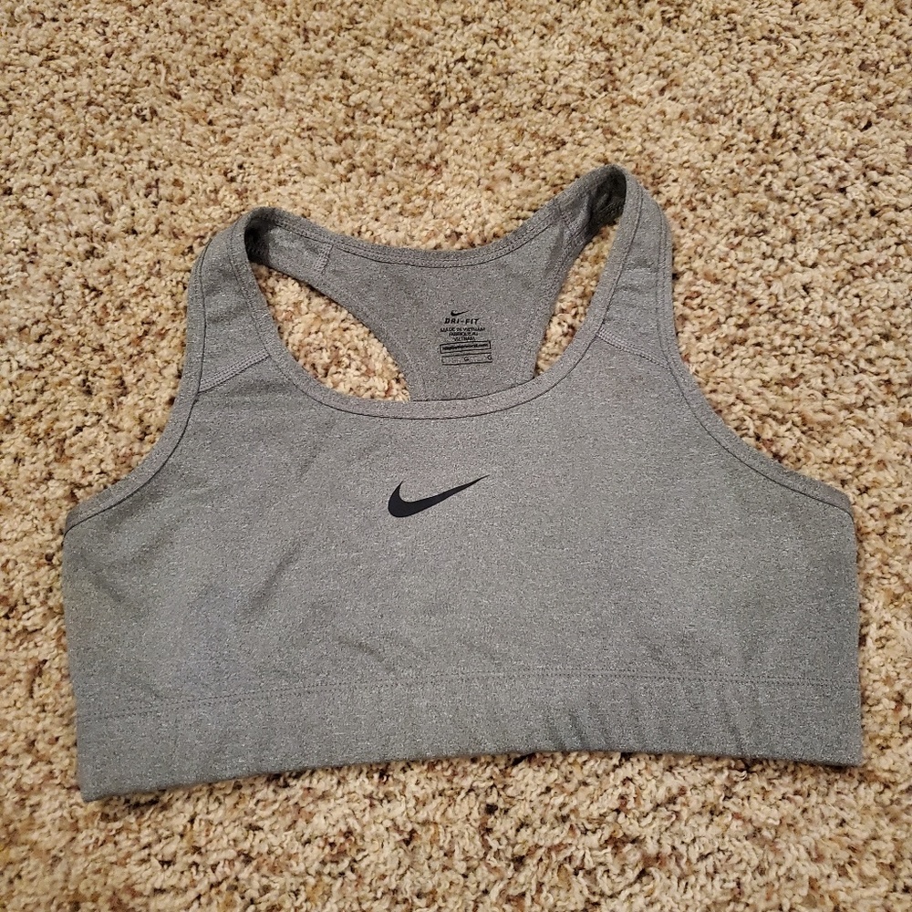 Nike Sports Bra - L